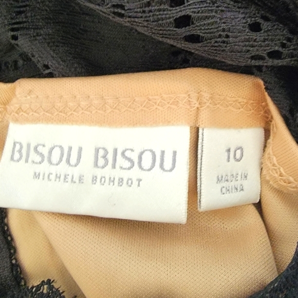 Bisou Bisou  Evening Lace Gown - Picture 12 of 12